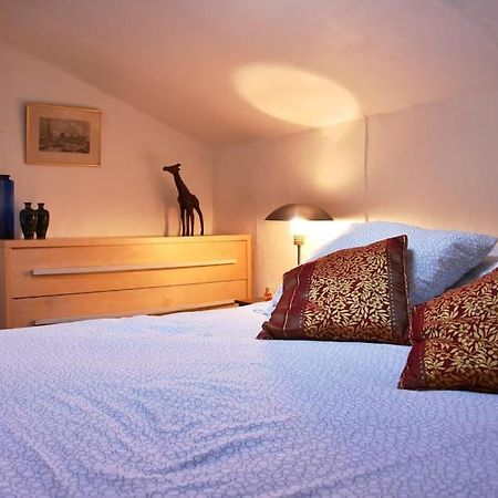 Lovely Flat In The Heart Of The Medieval City Hyères Esterno foto