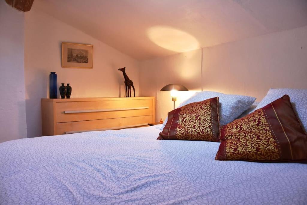 Lovely Flat In The Heart Of The Medieval City Hyères Esterno foto
