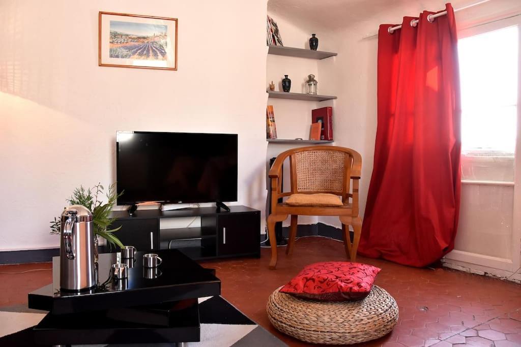 Lovely Flat In The Heart Of The Medieval City Hyères Esterno foto