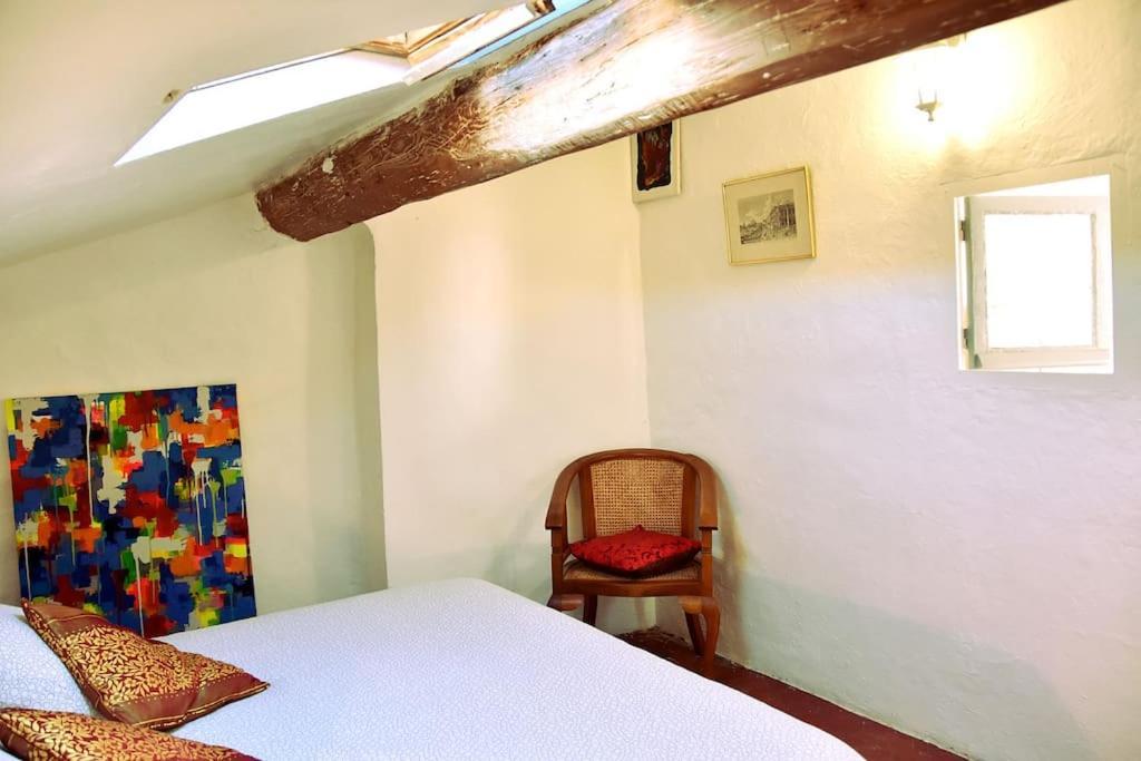 Lovely Flat In The Heart Of The Medieval City Hyères Esterno foto